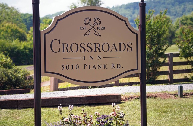 The Crossroads Inn
