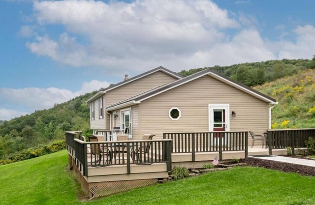 The Dodge House:Nature's Beauty and Downtown Charm