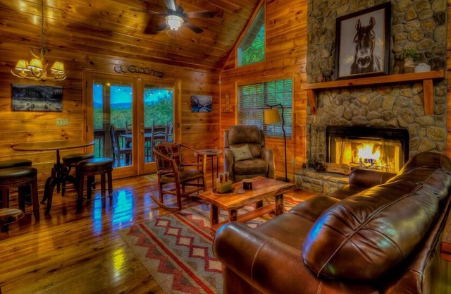 The Dogwood Cabin - Mountain View | Screened Wrap Around Porch | Fire Pit