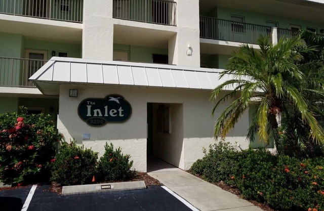 The entrance on Siesta Key