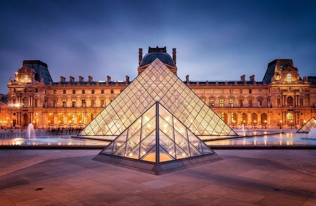 THE EPITOME OF PARISIAN ELEGANCE CRAFTED BY A RENOWNED FRENCH ARCHITECT - LOUVRE
