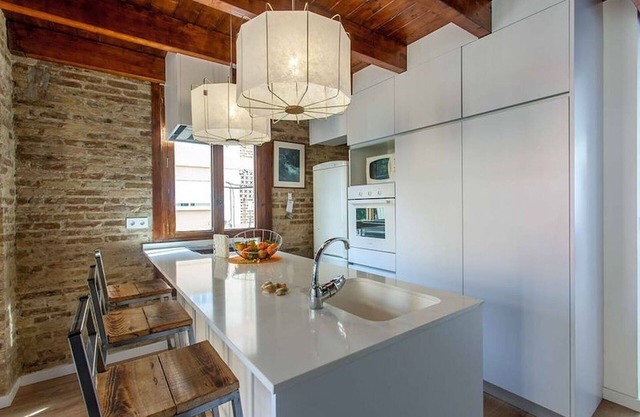 THE FAMILY BEACH HOUSE