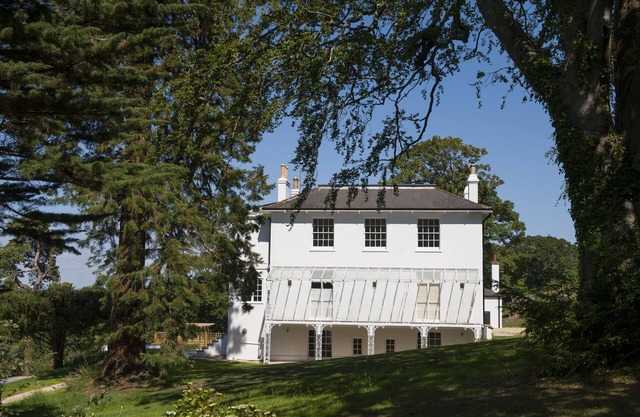 The Garden Flat - An Elegant Georgian Single Level Holiday Home