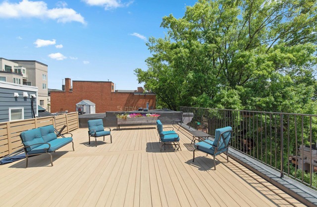The Gatsby - 2 BR 2 BA on Downtown Mall with Amazing View