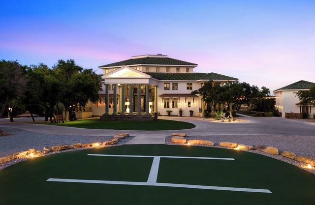 The Gatsby: Retreats, Weddings, Events, Games, Mansion