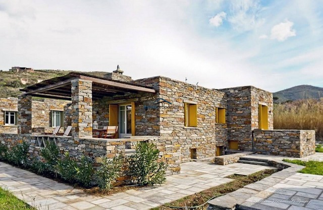 The "Golden Sun" house, ideal for those that want to be close to the beach.