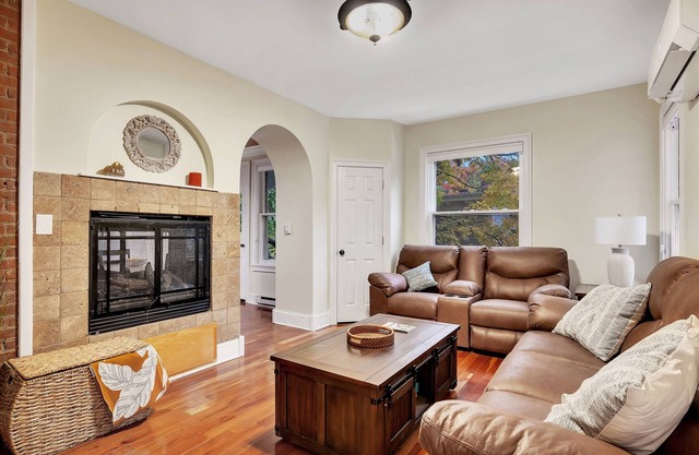 The Grand Mare Jim Dandy | Award Winning Restoration | Luxury Suite | Sleeps 6