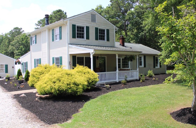 The Greenhouse: A peaceful retreat minutes from all Williamsburg has to offer