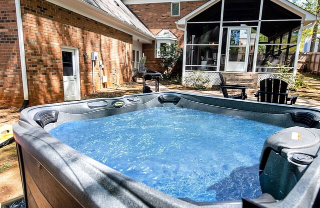 The Greensboro Manor | 6 BDR, HotTub, FirePit, Basketball Court