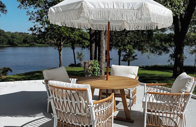 The Hap Haven- a Charming Lakefront Retreat in East Texas - Perfect Getaway!