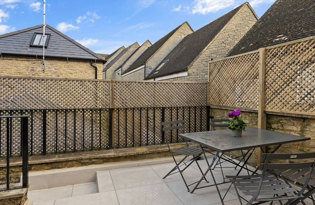 THE HAVEN, family friendly, with a garden in Chipping Norton