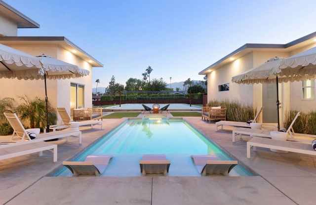 The Hendrix - Chic Palm Springs Estate with 1-Acre of Resort Amenities #4093 4br