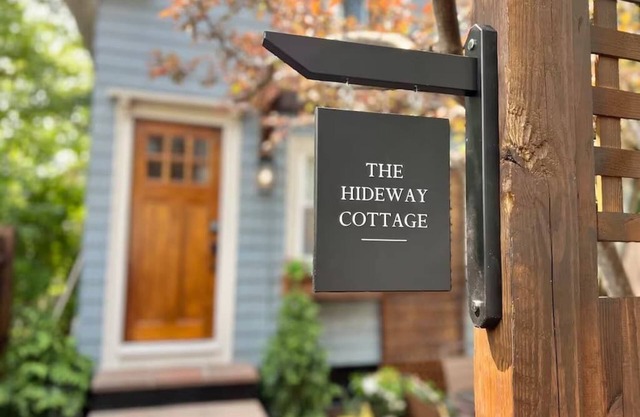 The Hideaway Cottage - Entire Home in Fox Point!