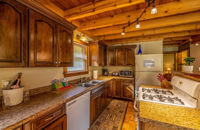 The Hideout near Snowshoe Resort