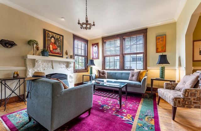 The Honey Bee Cottage - Monthly Furnished Rental Near 12 South