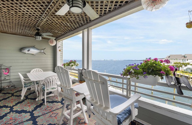 The Hook: Waterfront | Boat Slip | Shared Pool