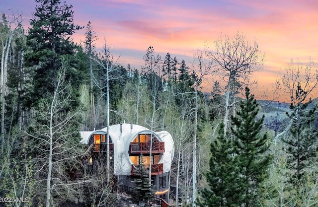 THE ICONIC Vail Ski Dome with Amazing Views, New remodel. Free Parking at Vail