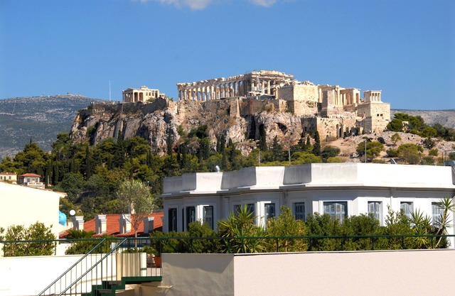 The ideal house at the foot of Acropolis.