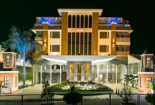THE IMPERIAL GRAND