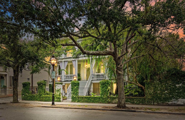 The Inns | HUGE 10 Bedroom with Speakeasy Bar