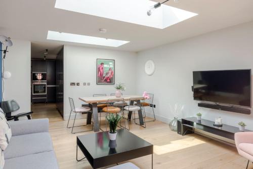 The Instagood Apartment - Covent Garden - by Frankie Says