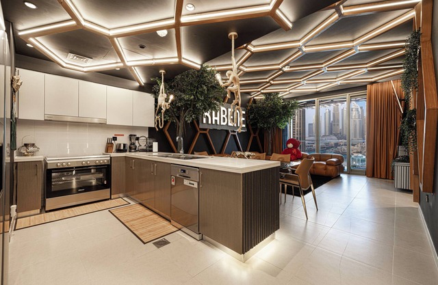 The Kabene Experience | Luxurious 4 Bdr | Burj Khalifa & Fountain View