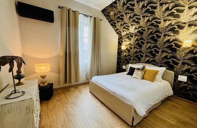 The KoZy – Chic Apartment Facing Vendôme’s Historic Castle