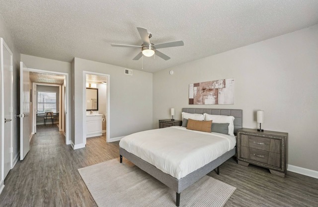 The Landry 136 | Spacious and Cozy 2 Bedroom 2bth