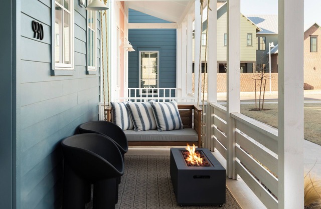 The Letty- a Stylish 2BD in Walkable Wheeler District. Sleeps 7. Heart of OKC