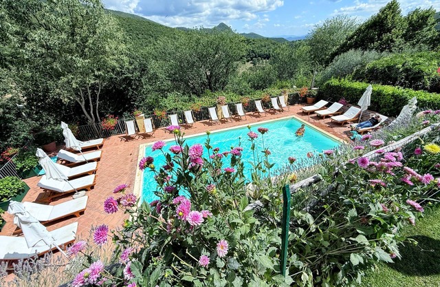 The life of an Aristocrat on a country estate Stay in the mansion Sleeps 10