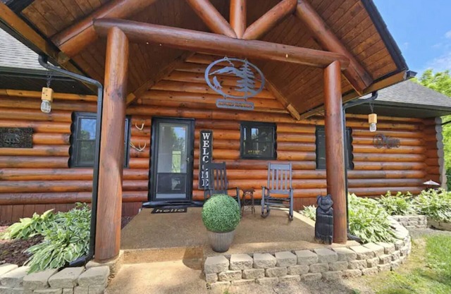 The Lodge at Coker Creek - Main Lodge - NEW LISTING!nMountain View Log Cabin