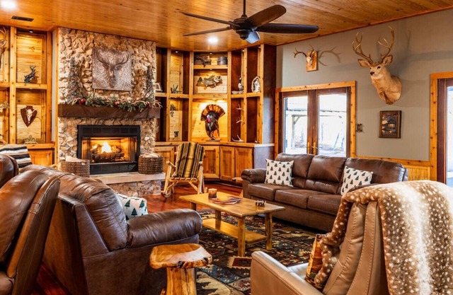 The Lodge at Lake Martin: Sleeps 35