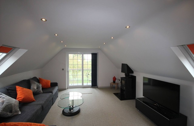 The Loft At Flintstone Cottages Near Chichester Goodwood Sleeps 4/6