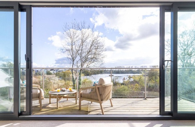 The Lookout - LR11 - Lakeside Spa Holidays