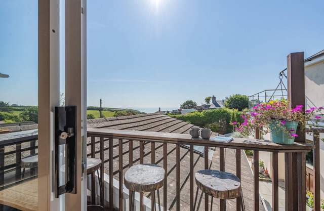The Lookout - Three Bedroom House, Sleeps 6