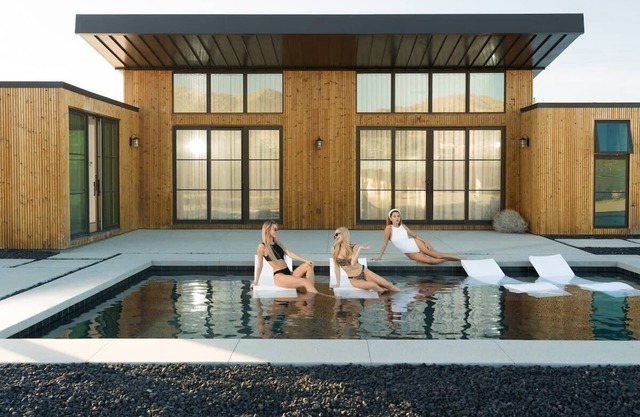 The Lunawood - Lux Home Pool and Spa