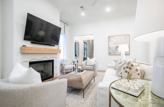 The Magnolia Manor, 4BRHome by Velvet Ditch Villas