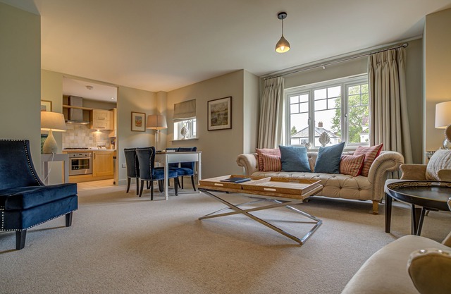 The Marlborough Suite Vanbrugh 3 | Oxford Holiday Let | 2 Bedrooms & Sleeps 4