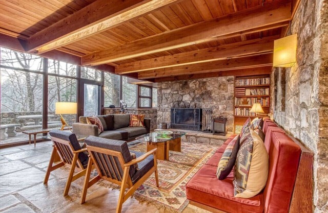 The McCarty House - Mid Century Modern Gem!