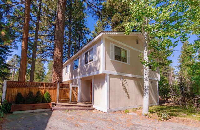 The Meadows - Bright & Modern Tahoe Getaway - A Perfect Year-Round Escape