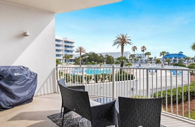 The Moorings 113 | Lux Condo, Pass + Marina Views + Amenities