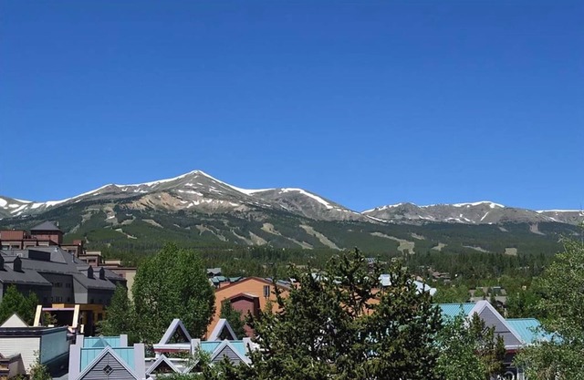 The Moose Lodge - 2bdr/1bath - 6 min walk to lift