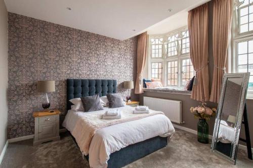 THE MOST CENTRAL Apartment in Canterbury Stunning Interiors, fully equipped, City Views and Free WiFi!
