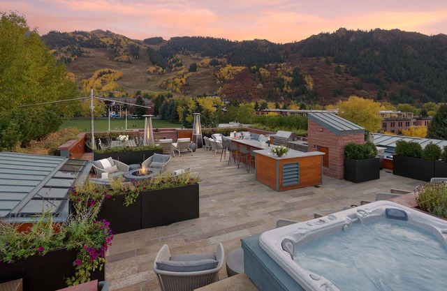 The Mother Lode by Cuvee | Downtown PH, Private Expansive Rooftop w/Hot Tub