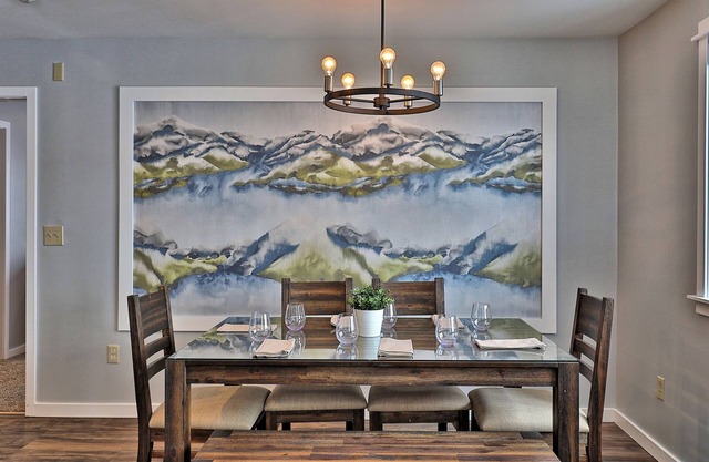 The Mountain Suite at Killington: NEW! Luxury suite with sleeping for 10, close to resort. 112/3