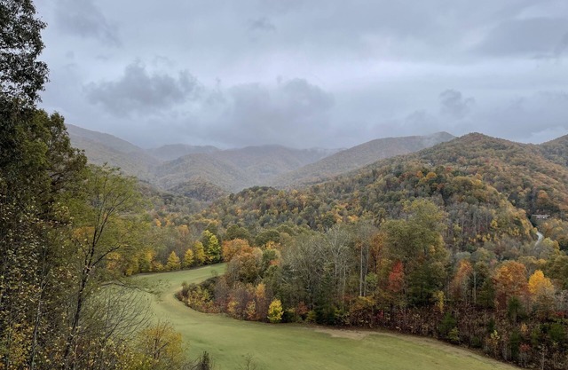 The Mountain View Lodge - Luxury in Whittier! Awesome views from every deck!