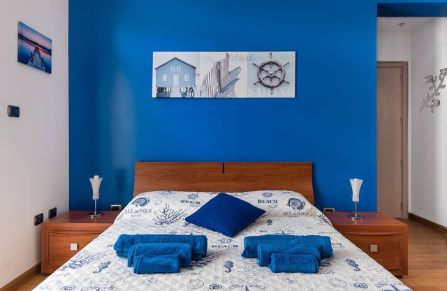The Myth. Central in Ortigia. Kid-friendly