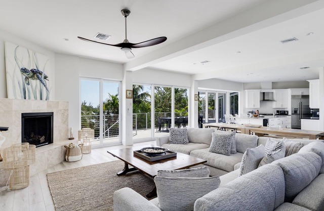 The Narrows- Stunning Bayfront Villa on Captiva