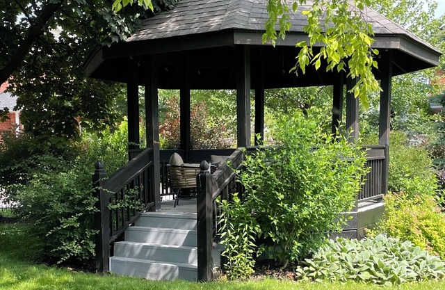 The Nestled Beauty !