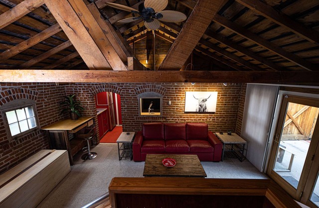The Nine13 *One of a kind home near downtown Alamosa*